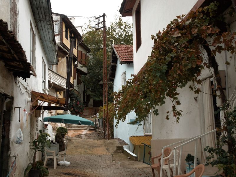 Adana Sokaklarında Mahalle Mahalle Yürüyüş Rehberi