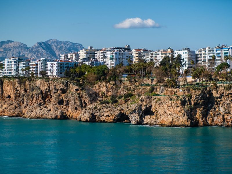 Antalya’da Toplu Taşıma ile Ekonomik Gezi Rehberi